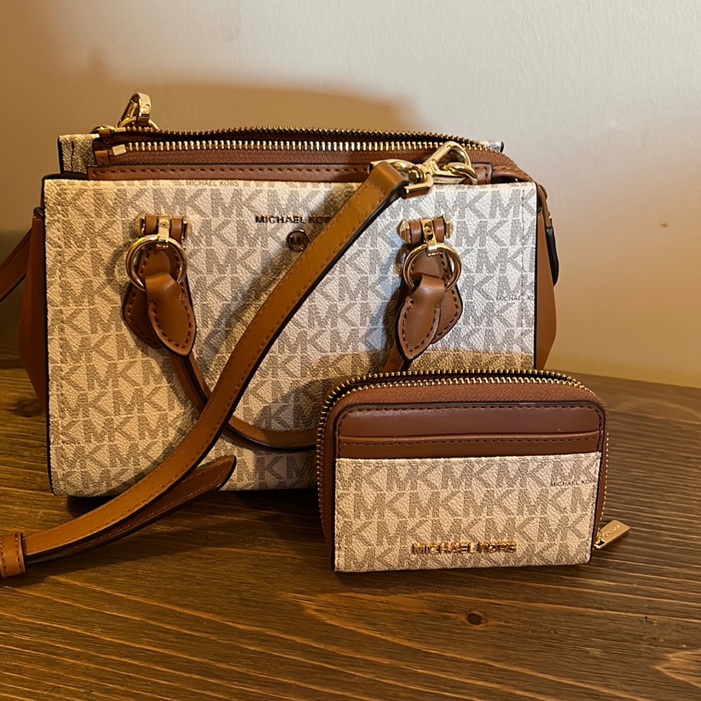 Michael Kors Small Crossbody and Wallet Set